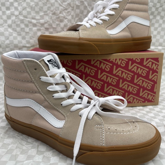 Vans Men’s Sk8-HiHumus/Gum Hi Top Sneakers VN0A38GEVS8 i in Tan and White